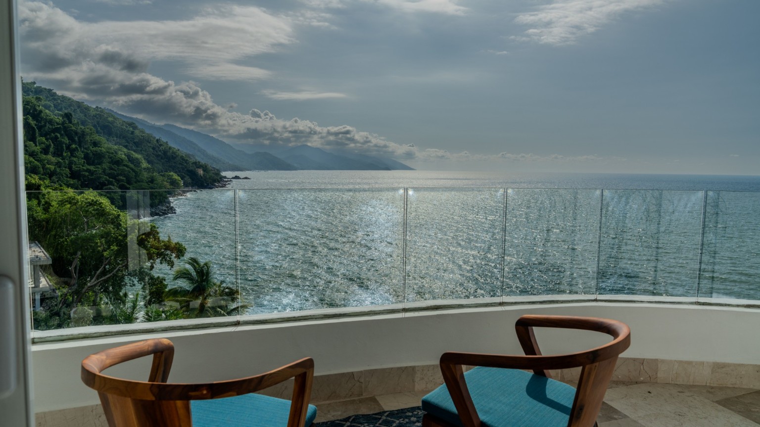 Residence 904 · Photo 12